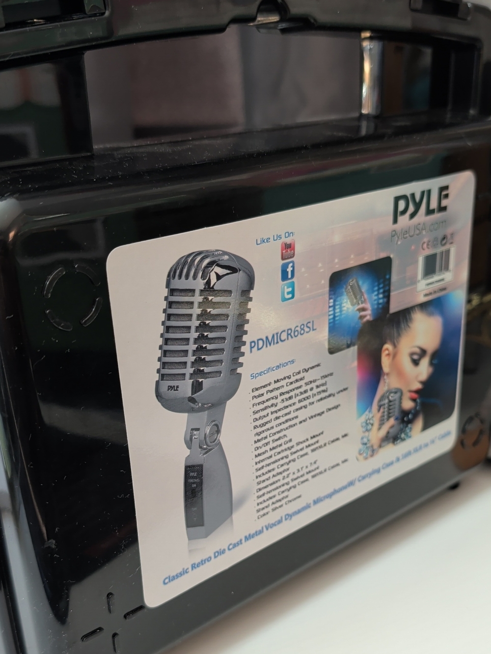 Pyle PDMICR68SL Retro Dynamic Vocal Microphone - Silver